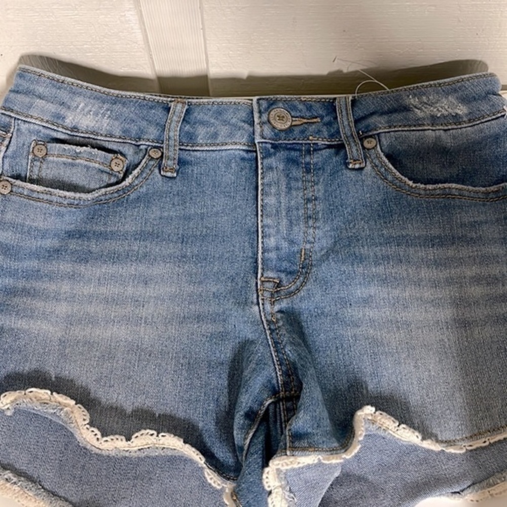 altar’d state‎ Jean denim shorts with crochet lace hem size 25 waist